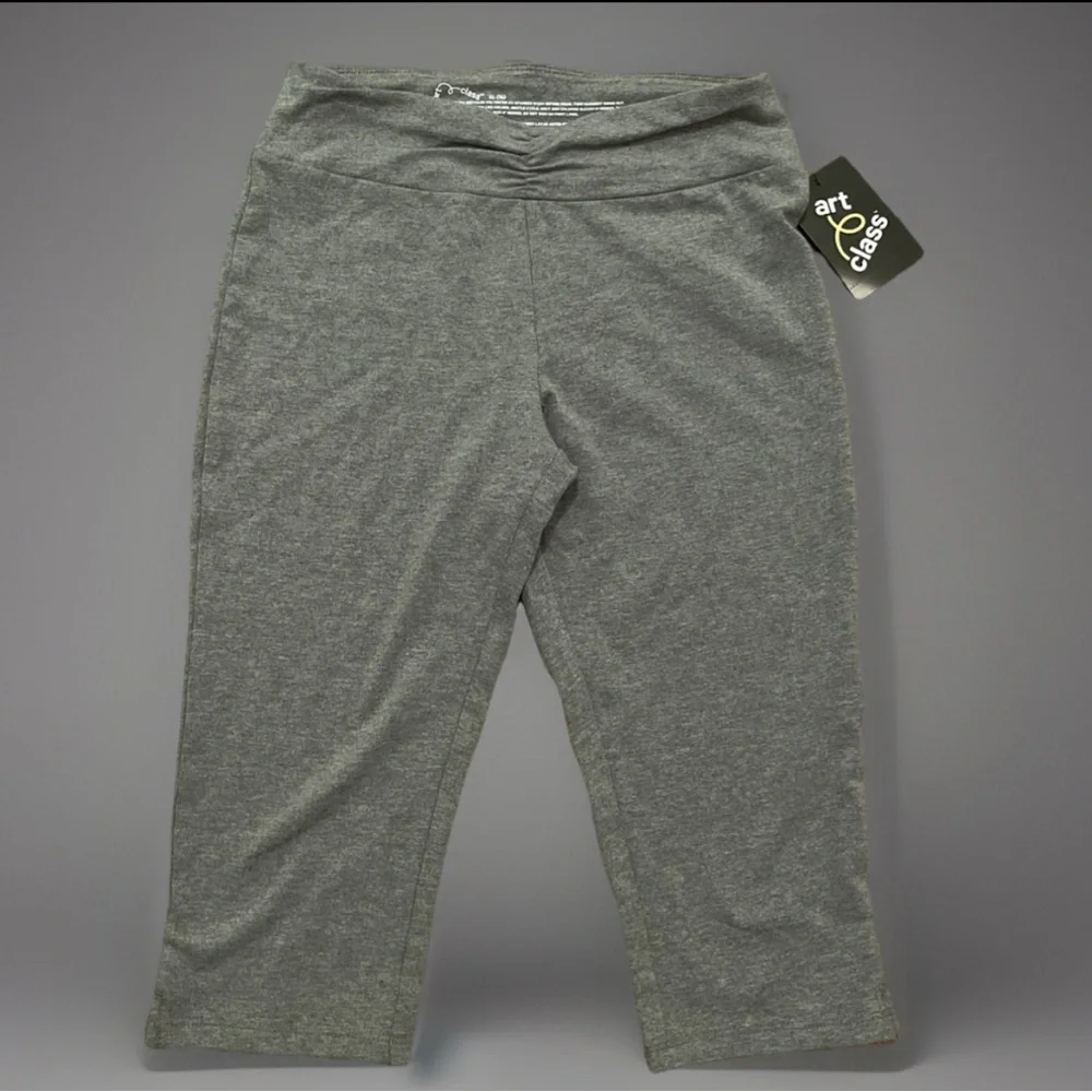 Girls' UA Tech™ Big Logo Twist Tee YMD 10-12+ & A Pair of Twist Grey Shorts Sz14